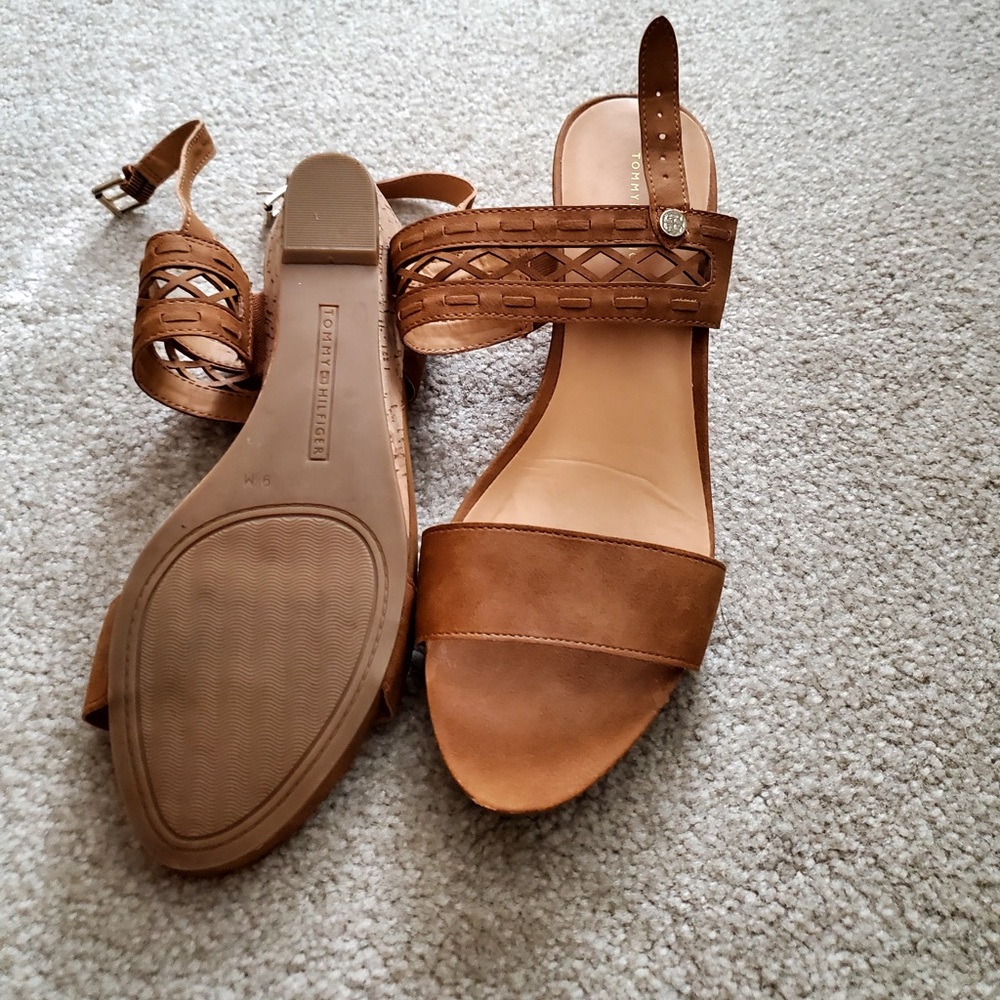 Tommy Hilfiger Carmel brown wedges, size 9.5